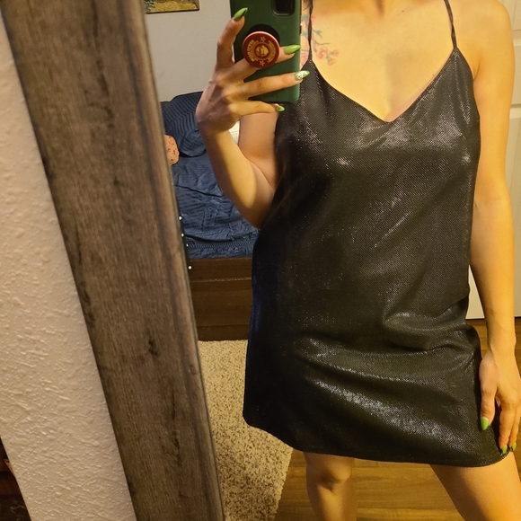 Glimmering little black dress with a strap… - Picture 11 of 14